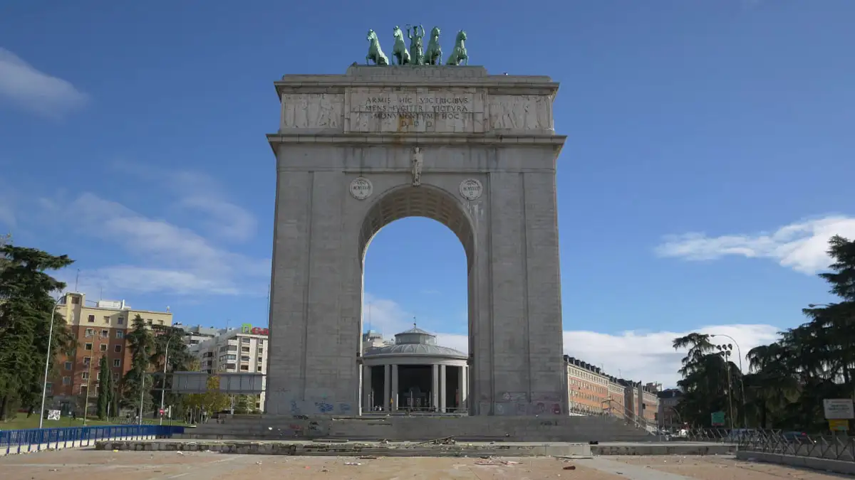 Architectural Grandeur: Arco de la Victoria's Timeless Elegance